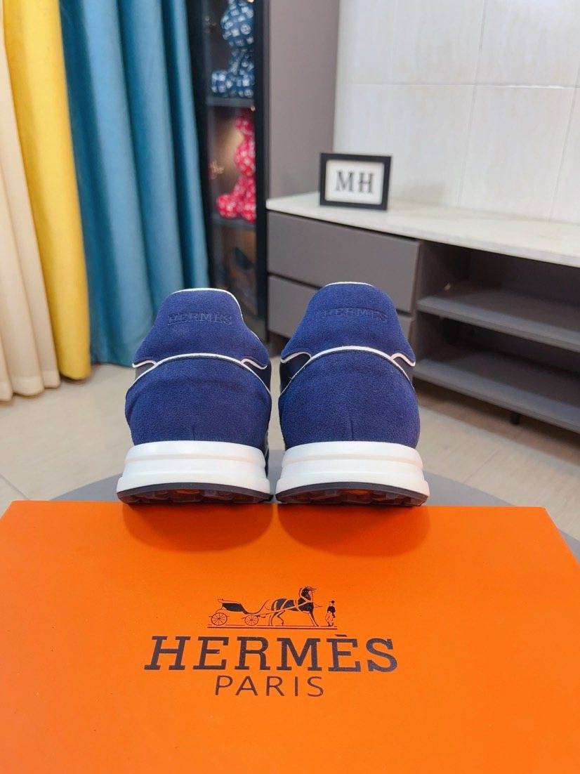 Hermès Navy Blue H-Detail Low-Top Sneakers