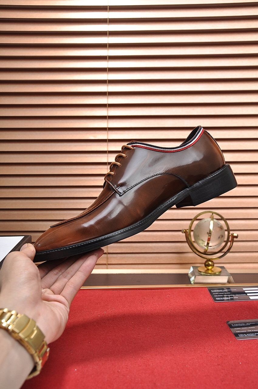 Gucci Men's Polished Lace-Up Dress Shoes
